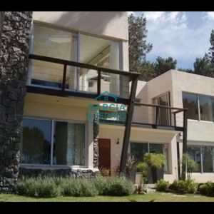 Casa En Montoya 5 Dorm + Servicio. Excelente Opcion En Lugar De Pleno Crecimiento