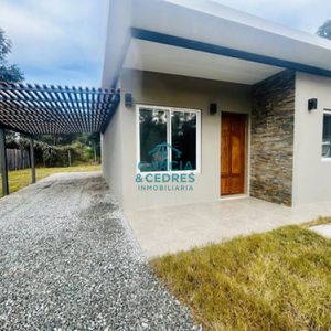 Impecable Casa A Estrenar En Parque Burnett De 2 Dormitorios, Punta Del Este