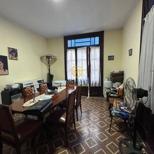 Casa En Venta En Santa Lucía Con 4 Dormitorios Con Garaje