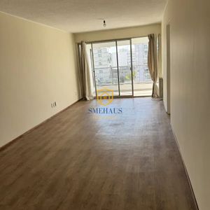 Apartamento En Alquiler En Pocitos Con 2 Dormitorios Y Cochera