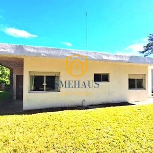 Casa En Venta En La Floresta Con 3 Dormitorios