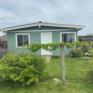 Casa En Venta C/ Cochera En La Paloma