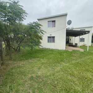 Casa En Alquiler C/ Cochera En Barrio Parque