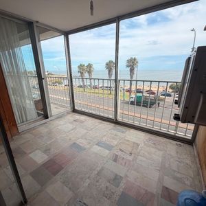 Alquiler  Apartamento Pocitos 3 Dorm Frente A La Rambla