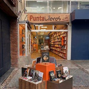 Local Comercial En Alquiler En Dos Plantas – Pleno Gorlero, Punta Del Este