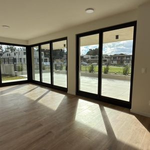 Venta Apartamento 2 Dormitorios En Barrio Parques