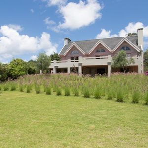 Alquiler De Verano, Casa De 5 Dormitorios En San Rafael, Punta Del Este