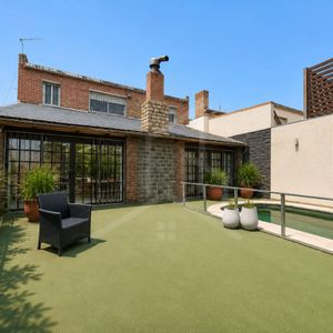 Venta De Casa En Pocitos Con 8 Dormitorios 3 Baños Y Piscina