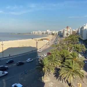 Venta 4 Dormitorios Y Servicio Garage Vista Al Mar