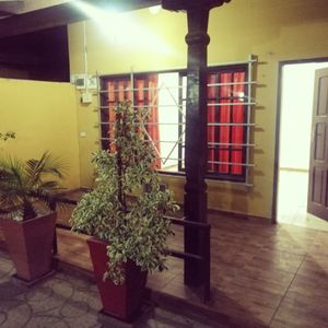 Departamento De 1 Dormitorio Zona Norte A Una Cuadra De Av Banzer 5to Anillo Bs 