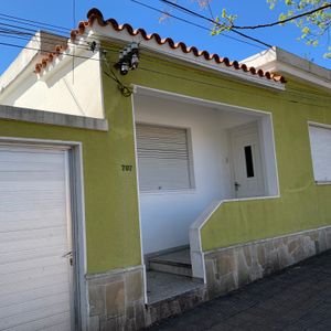 Esquina En Pueblo Nuevo, 2 Casas