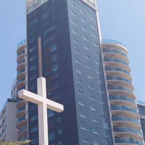 2 Consultorios Amueblados. En Torre Del Congreso - Tres Cruces  