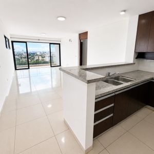  Departamento En Venta De 2 Dormitorios Con Parqueo