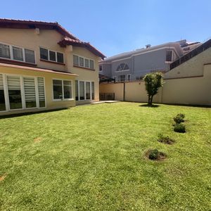 Casa En Alquiler Con Garzonier Independiente En Irpavi