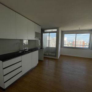 Venta Con Renta Apto 1 Dormitorio Con Garaje En Malvín - E-tower Sky #1306