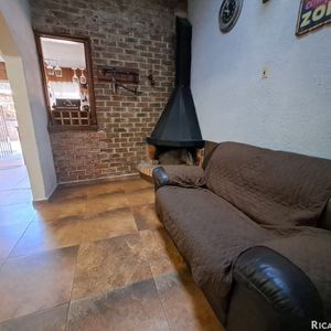 Casa En Venta De 4 Dormitorios C/ Cochera Y Gran Fondo Verde En Belvedere