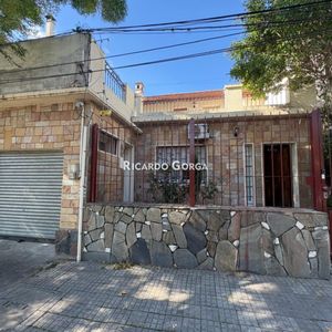 Casa En Venta Padrón único De 4 Dormitorios Y Garaje En Brazo Oriental