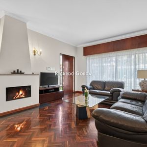 Nuevo Ingreso! Hermosa Casa En Venta De 5 Dormitorios En Corazón Del Prado