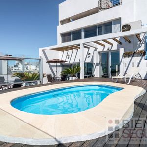 Apartamento Monoambiente En Alquiler En Pocitos. Edificio Con Piscina Y Otros  Amenities