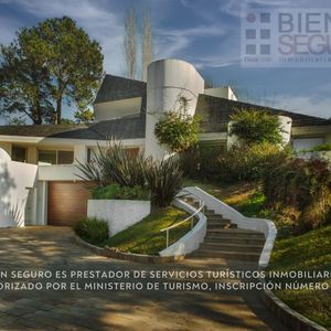 Excelente Residencia En Lugano. Más De 1600 M2.  Punta Del Este.