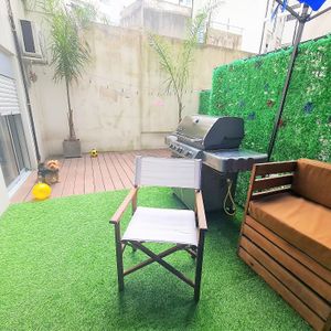 -apartamento De Un Dormitorio Con Patio En Tres Cruces.