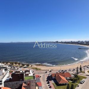 Apartamento De 3 Dor, 3 Baños, Balcon Y Garage Cuenta Con Una Excelente Vista A Playa Mansa Y Brava Al Mismo Tiempo. Consulte!!!!!!