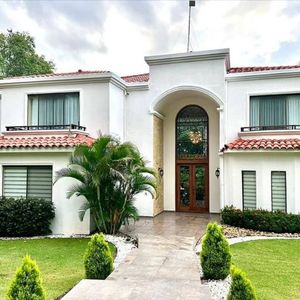  Alquiler Casa Amoblada  La Floresta Del Urubó