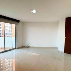 En Alquiler | Céntrico Departamento De 3 Dormitorios