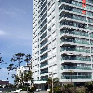 Alquilo Luminoso Apartamento Parada 7 De La Mansa Frente Al Parador I