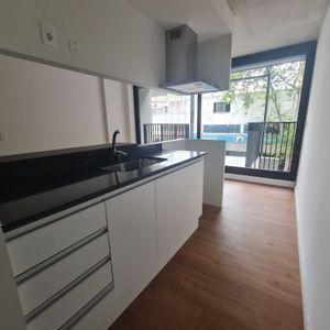 -apartamento De 2 Dormitorios En Barrio Sur Con Balcon.