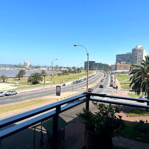 Vendo Rambla Puerto Del Buceo, Excelente Planta  De 4 Dormitorios