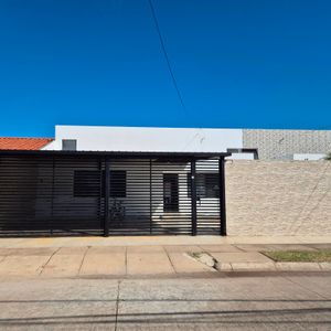 Casa En Alquiler Urb. Remanso III -  Zona Norte 