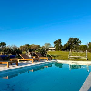 Altos De La Tahona. 1 Planta. Estar. Piscina Climatizada.