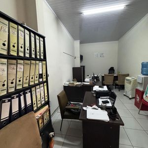 Galpon Cerrado Con Oficina En Alquiler