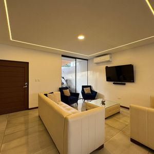 Casa De Lujo En Venta Zona Norte Av. Beni 8vo Anillo