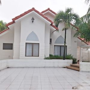 Casa En Alquiler Sin Amoblar – 4to Anillo Y Piraí | Condominio Montibello