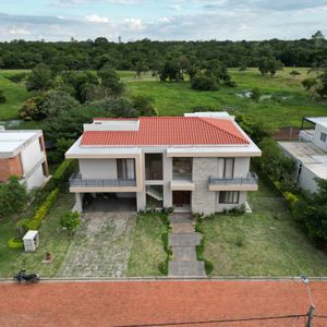 Casa De Lujo En La Zona Más Exclusiva De Santa Cruz – Urubó