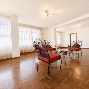 Departamento En Venta – Obrajes, Calle 10
