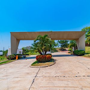 Terreno En Venta En El Urubo En Condominio Alta Vista 