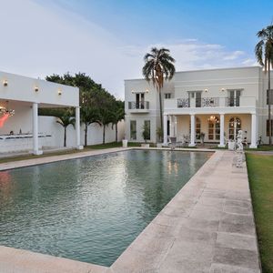 Mansión En Venta - Carretera A Cotoca