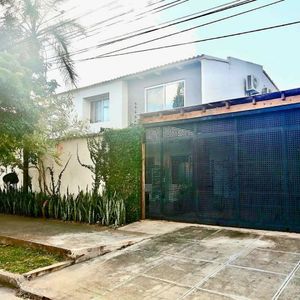 Casa En Venta, Con Oficinas, Expocruz, Oeste