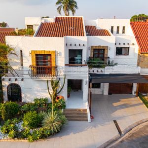 Casa En Venta De 4 Dormitorios En Condominio Barrio Norte