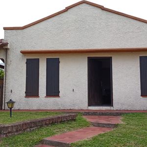 Alquilo Preciosa Casa Con Parque En Antoniópolis, A Una Cuadra De La Playa
