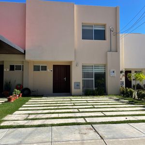 Casa En Venta Equipada Zona Norte Condominio Sevilla Real