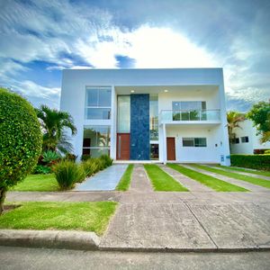 Lujosa Casa En Venta - Condominio Asai 1