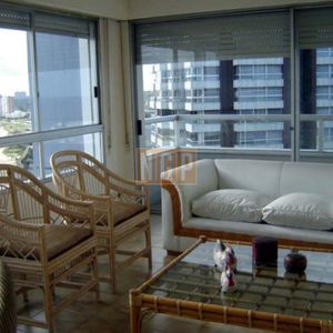 Apartamento En Peninsula, 3 Dormitorios
