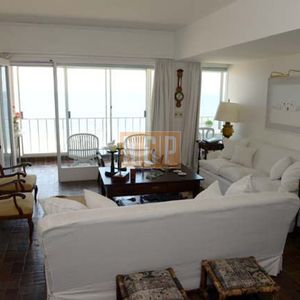Apartamento En Peninsula, 4 Dormitorios