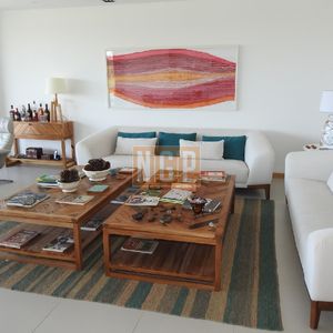 Hermoso Apartamento Primera Linea Playa Brava , Punta Del Este.-