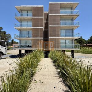 Apartamento En Venta  Edificio Pinheiros  Pinares, Parada 25