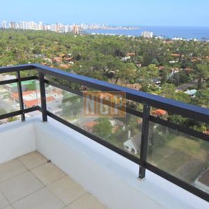 Apartamento En Roosevelt, 3 Dormitorios